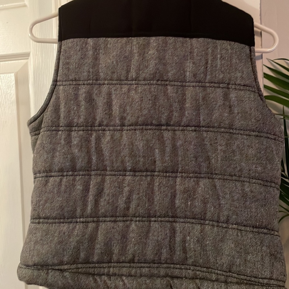 Ci Sono- Winter Vest View 2